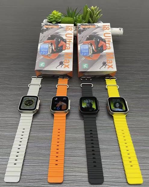 I8 Ultra Max Smart Watch